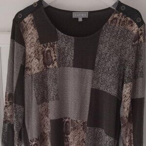 Laura 3/4 sleeves women's blouse is brown with a white/beige square design large